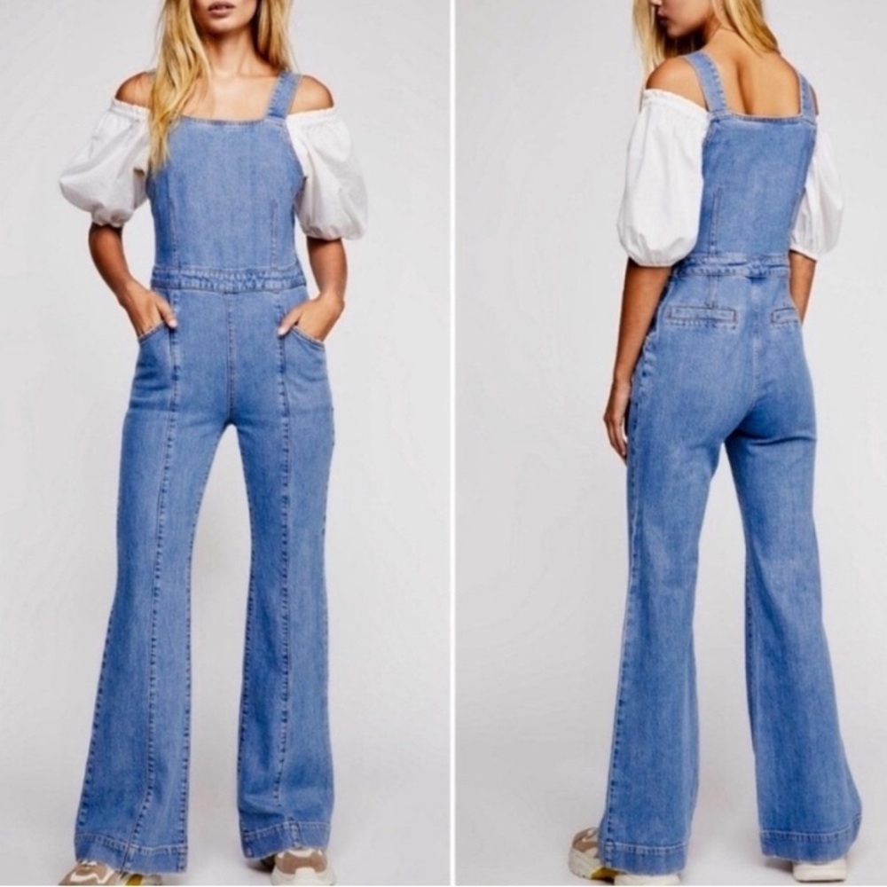 We The Free Free People Aurora Jumpsuit Light Wash Flare Overalls Size 0